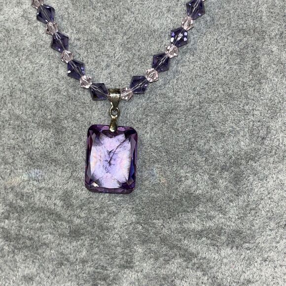 Beautiful Faceted Crystal Pendant & Beaded Necklace Purple Pink Elegant Dainty - Picture 3 of 8